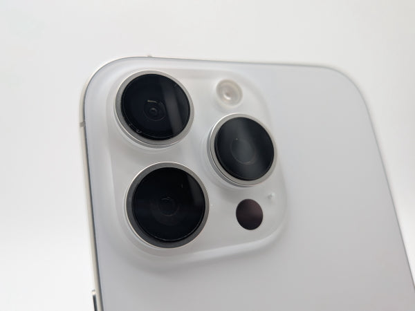 ■美品■Apple■iPhone 16 Pro Max■256GB■バッテリー97％■SIMフリー■ホワイトチタニウム■19万■mkt18k